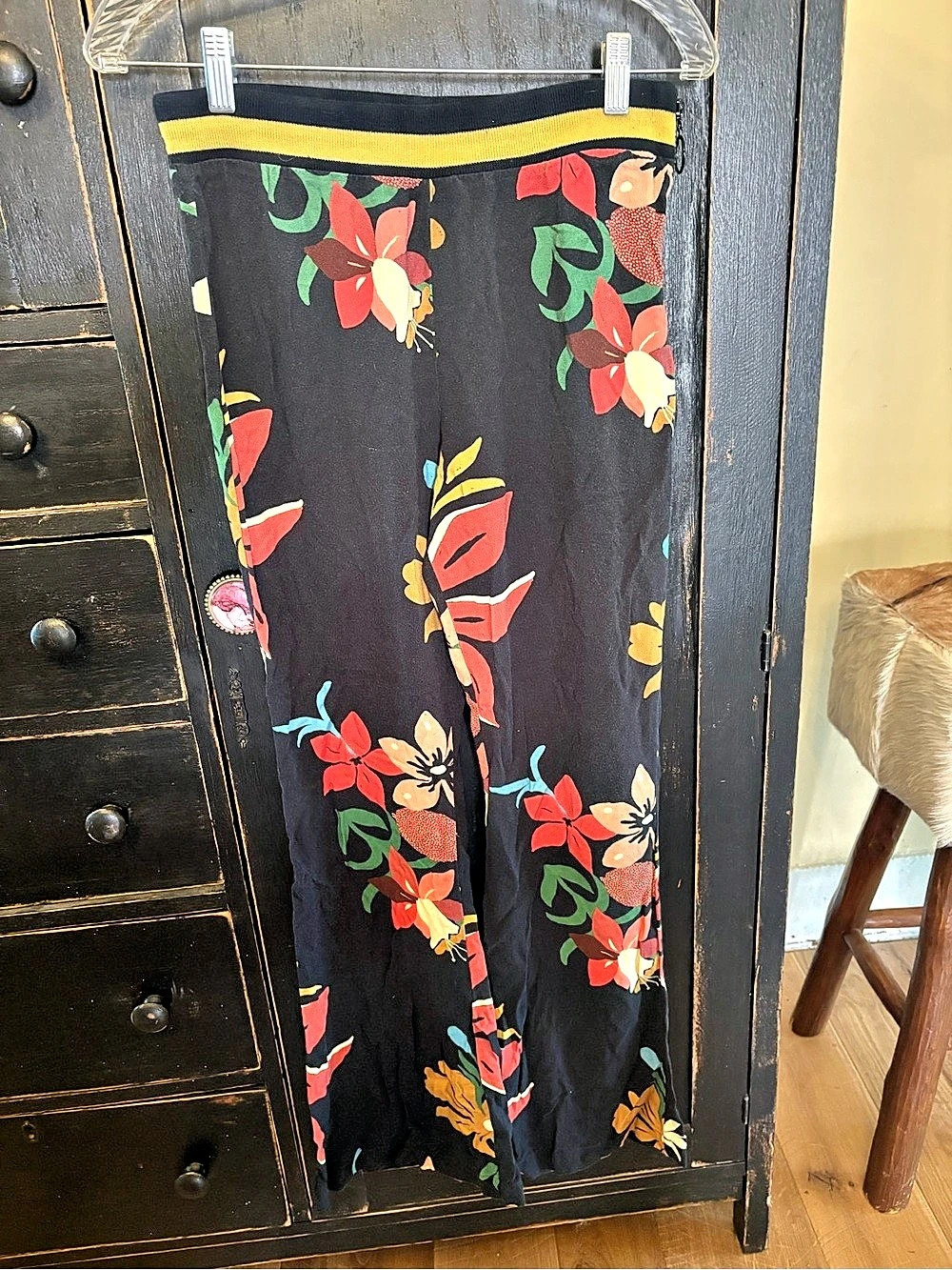 Farm Rio Floral Wide Leg Pants in Black & Red gently used